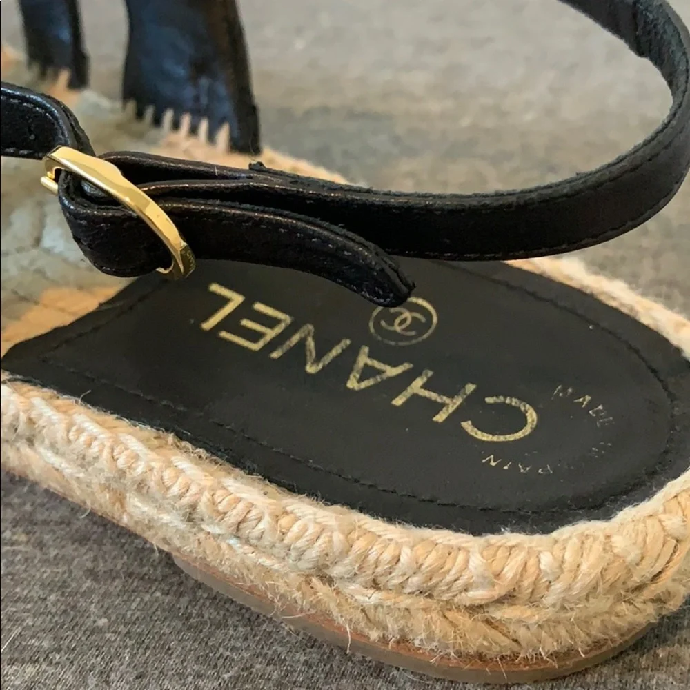 CHANEL Black and Gold Sandals - Picture 5 of 8